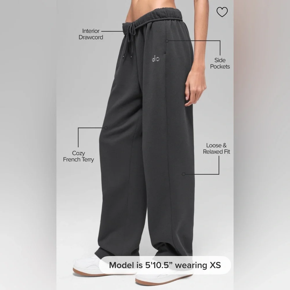 Alo Yoga NWT Accolade Straight Leg Anthracite Grey Color Size S